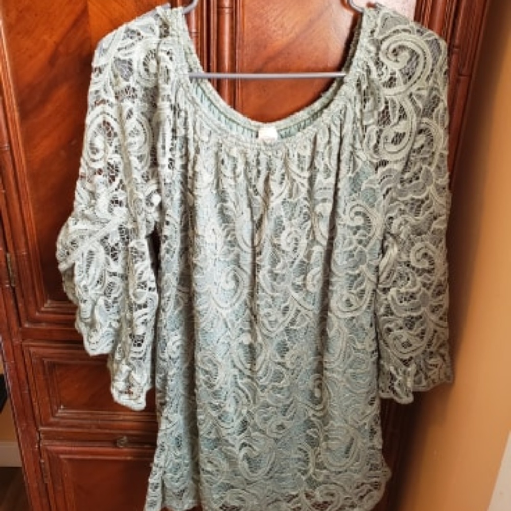 Green Lace Shoulderless Tunic
